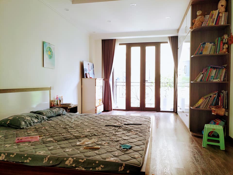 Bán nhà mặt phố Hồng Hà, Hoàn Kiếm 60m2 x 7T, MT 7.6m, Lô Góc, Sầm Uất, 17.5 tỷ