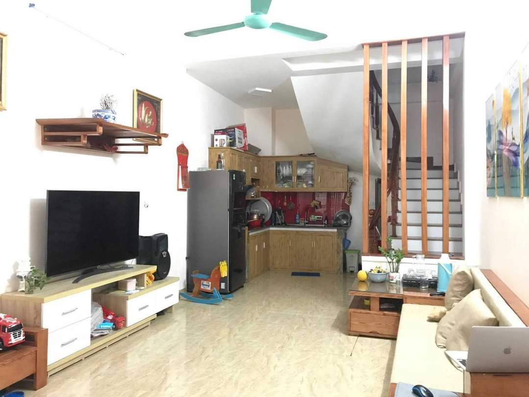 Bán nhà lô góc mặt hồ, phố Mai Anh Tuấn, Hoàng Cầu Đống Đa, 46m2, MT 6.3m.