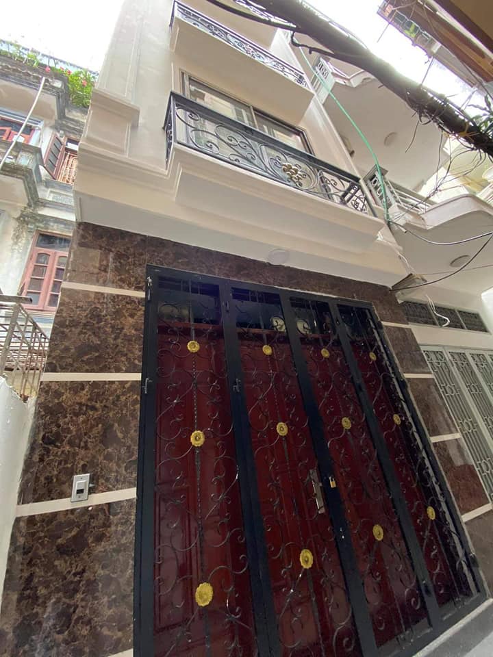 CẦN BÁN NHÀ NGÕ 10 NGUYỄN VĂN HUYÊN 5 TẦNG GIÁ 14 TỶ,PHÂN LÔ,RẤT ĐẸP