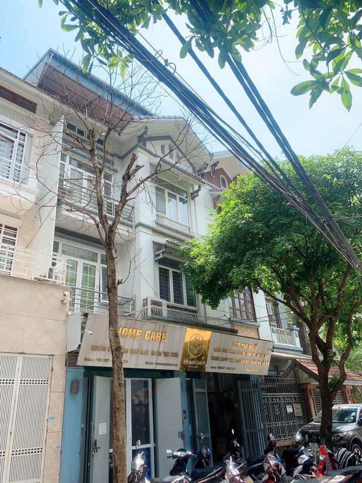 MẶT HỒ LÁNG LÃNG MẠNG - THOÁNG TRƯỚC SAU - ĐOẠN ĐẸP NHẤT HỒ - TRƯỚC MẶT LÀ CẢ 1 CÔNG VIÊN TO ĐÙNG.