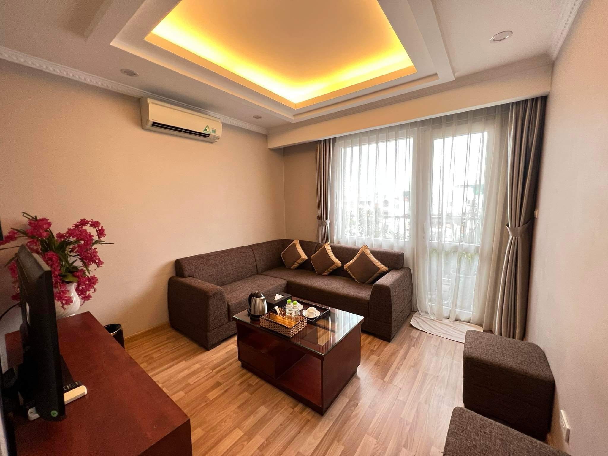 TRUNG TÂM - KHÁCH SẠN 3* - 55 PHÒNG -9 TẦNG 2 THANG MÁY - LUNG LINH NHẤT PHỐ - DOANH THU 1 TỶ /THÁNG. . GIÁ 95 TỶ