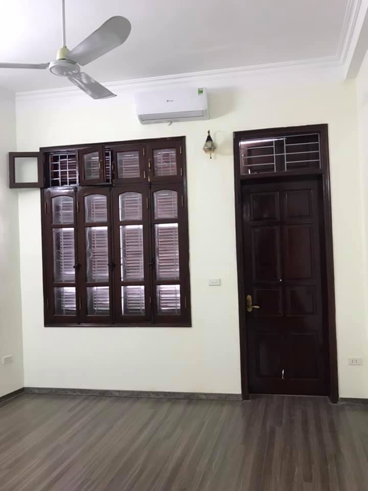 MẶT PHỐ THUỴ KHUÊ , TÂY HỒ 100m2-5 tầng, mặt tiền 6m, giá 29 tỷ, kinh doanh sầm uất.