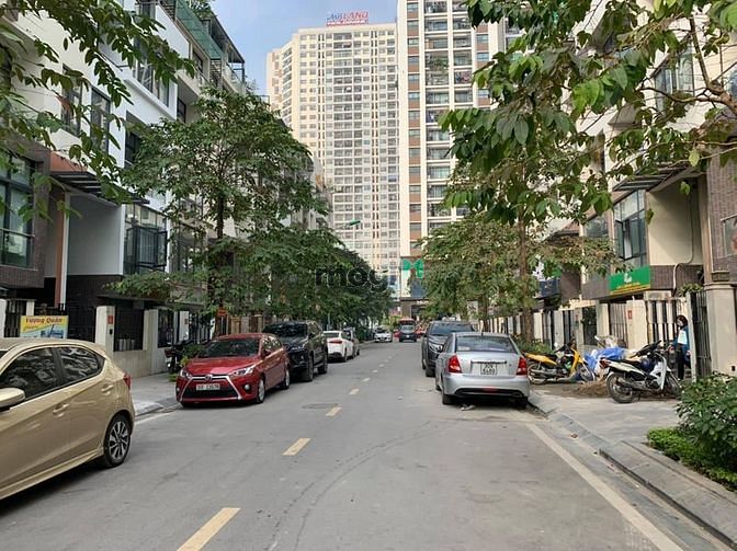 Bán gấp nhà Phân Lô Phố Nghĩa Đô, Thang Máy, ÔTÔ, Vỉa hè, KD, 10.2 tỷ.