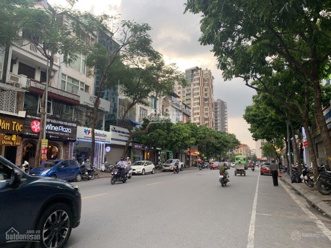 Bán căn hộ chung cư cao cấp 4 phòng ngủ, cực rộng 203m2, trung tâm quận Thanh Xuân, tặng 3 cây vàng