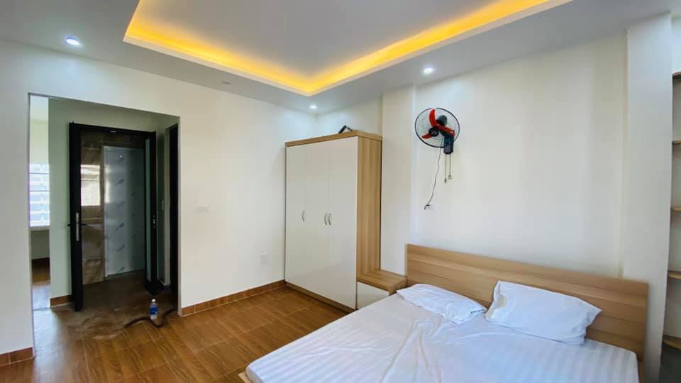 Bán nhà mặt phố Thụy Khuê, ÔTÔ ĐỖ CỬA, kinh doanh. 68m, 7 tầng, mặt 5,6m. Giá: 17