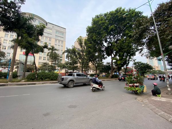 Bán nhà 2 mặt ngõ tại Hoàng Quốc Việt, 50m2 x 5 tầng, mặt tiền 4.5m, 10 tỷ