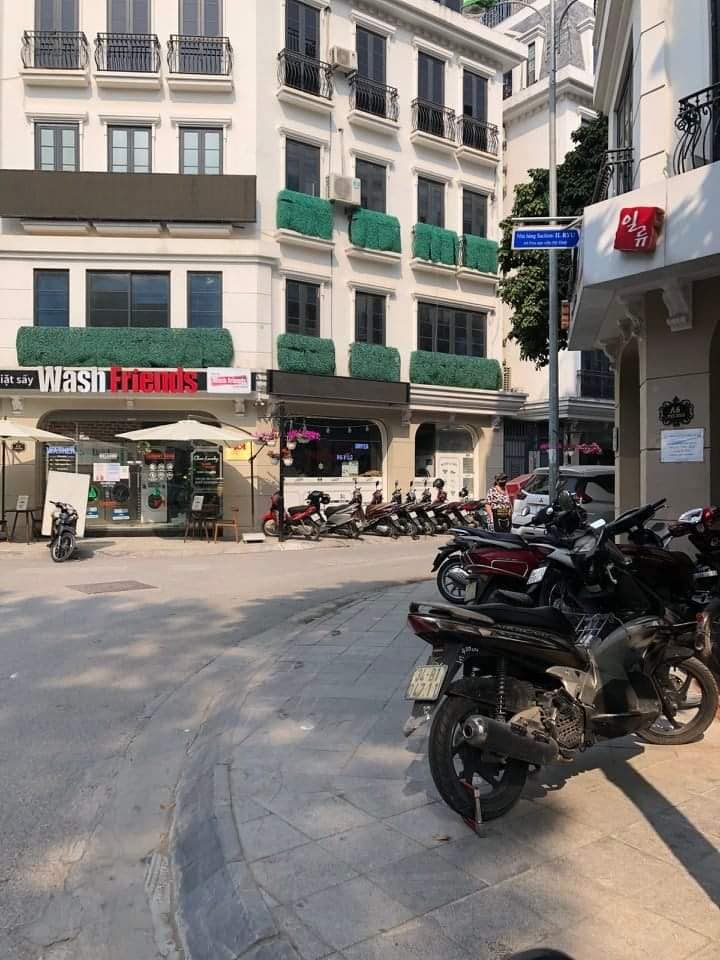 NHÀ MẶT PHỐ KINH DOANH SẦM UẤT CẢ NGÀY ĐÊM, NỞ HẬU, CÓ VỈA HÈ.