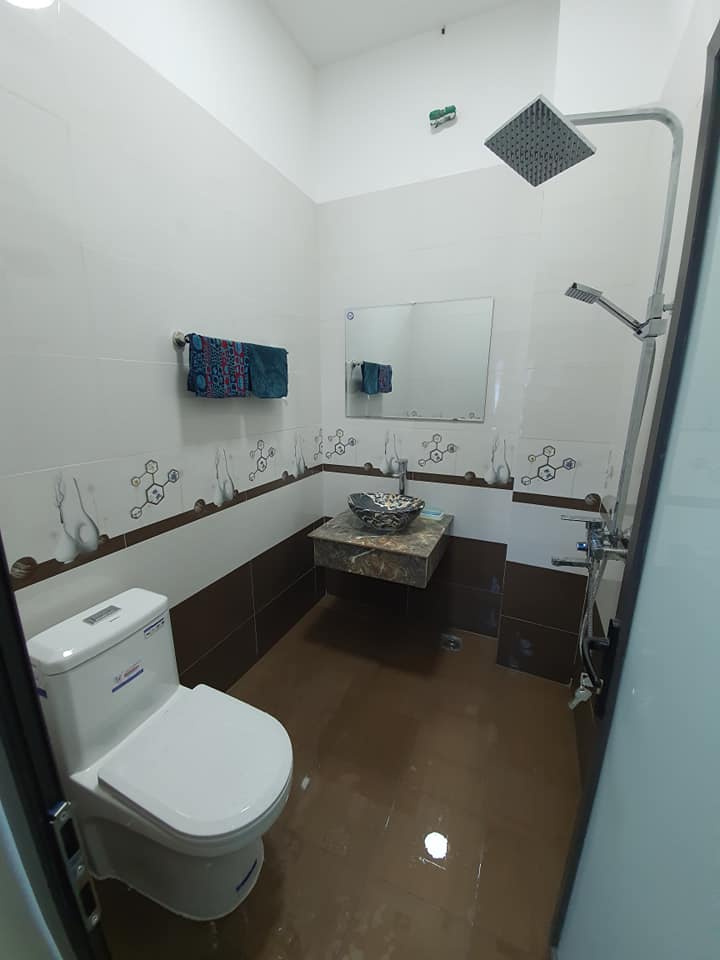 Bán phố Hoàng Quôc Việt, Cầu Giấy 150m2, MT7.5m ô tô tránh vỉa hè nhỉnh 38 tỷ