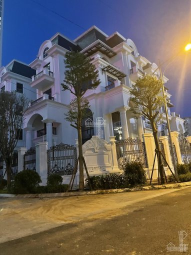 Bán biệt thự phố Trung Kính, Yên Hòa, Cầu Giấy 300m2, MT 30m, 5T, hầm, thang máy, NT đẹp, sang