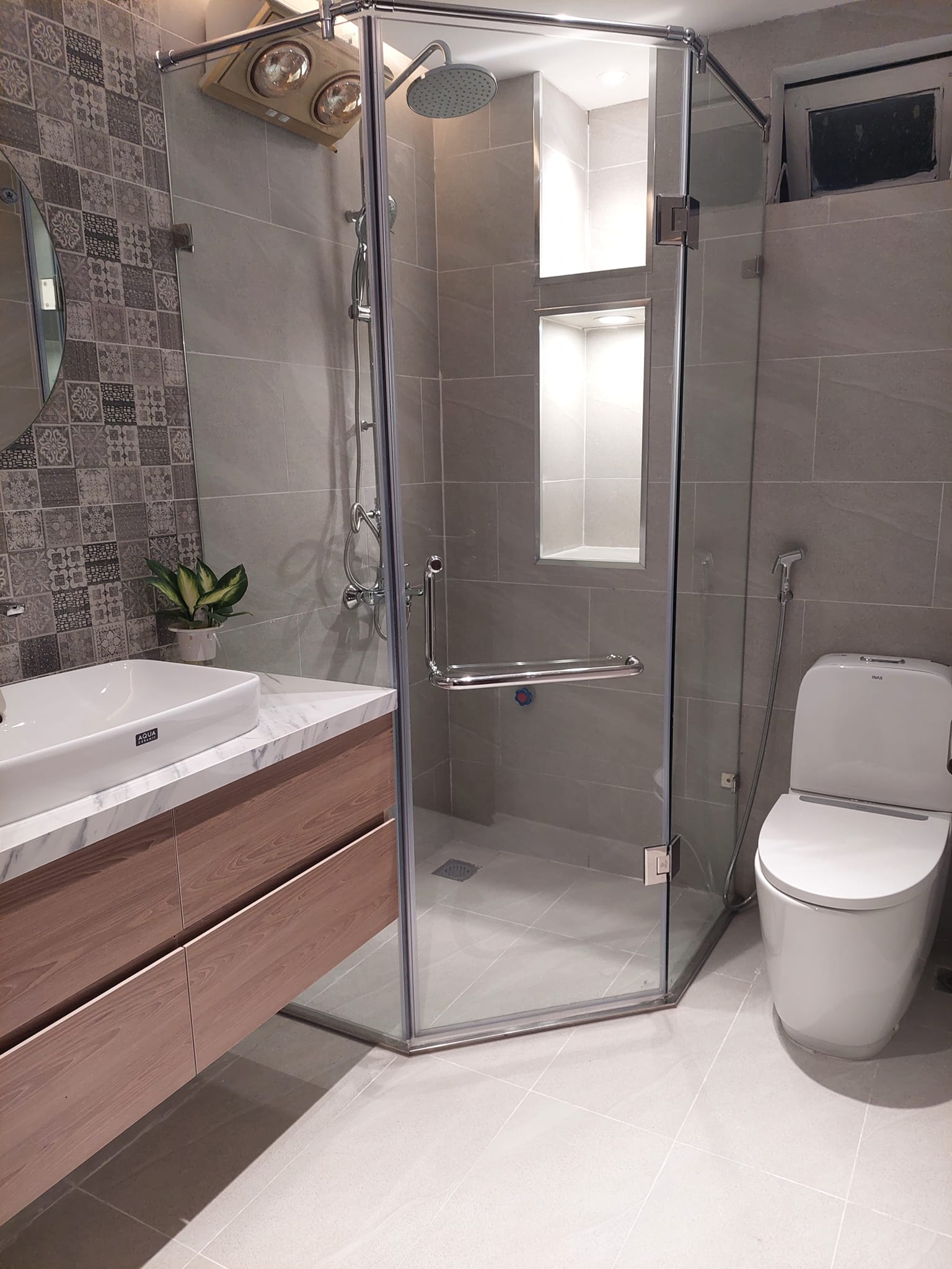 HOT Bán Mặt phố Đội Cấn, lô góc, kd đỉnh, vỉa hè, 70mx5t, 17.5 Tỷ, cho thuê 50 triệu/tháng