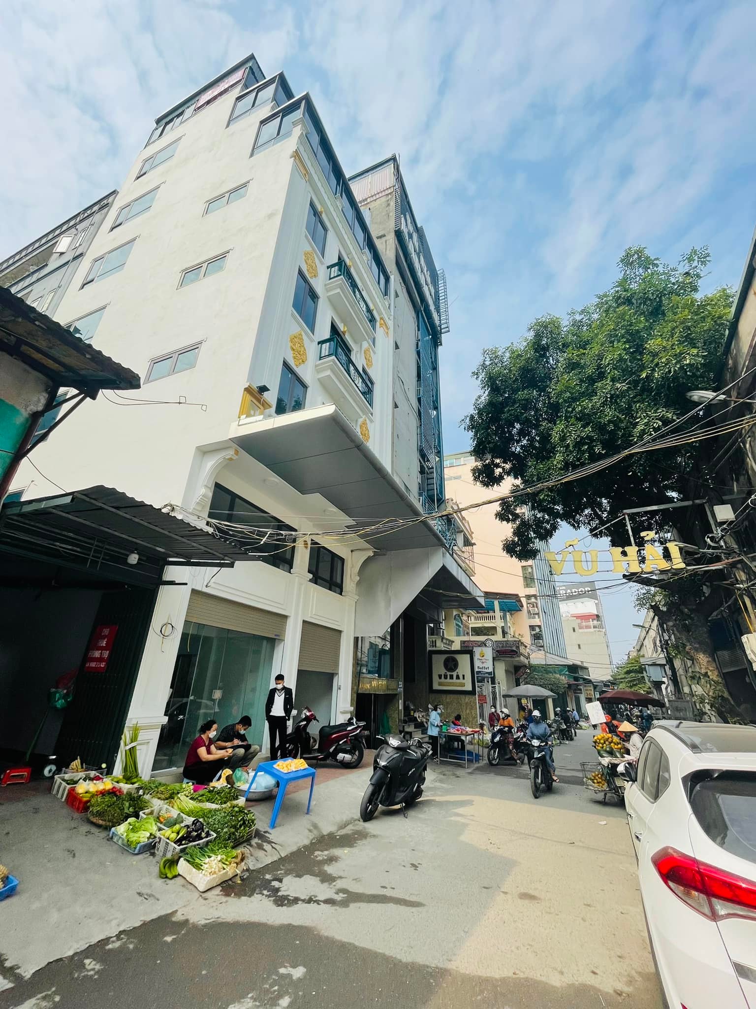 HIẾM - TRUNG TÂM CẦU GIẤY - LÔ GÓC - Ô TÔ TRÁNH - VỈA HÈ - THANG MÁY - KINH DOANH SẦM UẤT - ĐÓN TƯƠNG LAI.