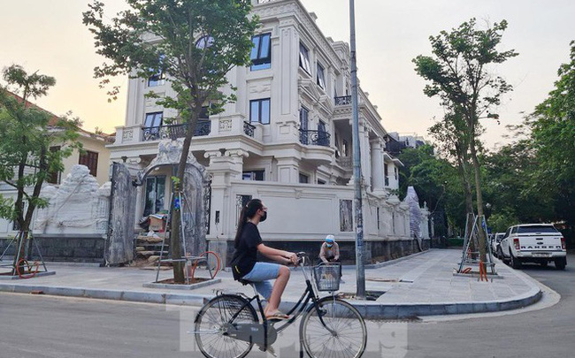 Siêu đẹp biệt thự Linh Đàm lô góc MT 40m, DT 330m2x5T, thang máy, ở sướng, kinh doanh đỉnh 54 tỷ