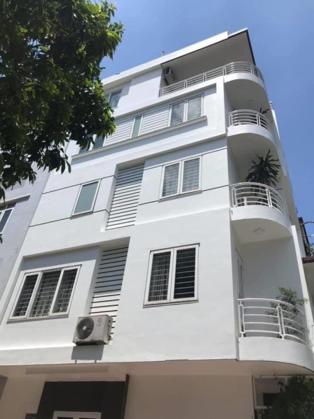 Bán Nhà Ngõ 4D Đặng Văn Ngữ, 5 Tầng, 65m2, MT 6.8m, Giá 10.5 Tỷ