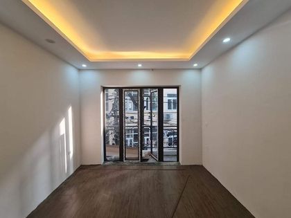 Bán nhà phố Lâm Hạ THANG MÁY, Văn phòng, ở sướng, ô tô tránh, dt 80m2, mt 6m