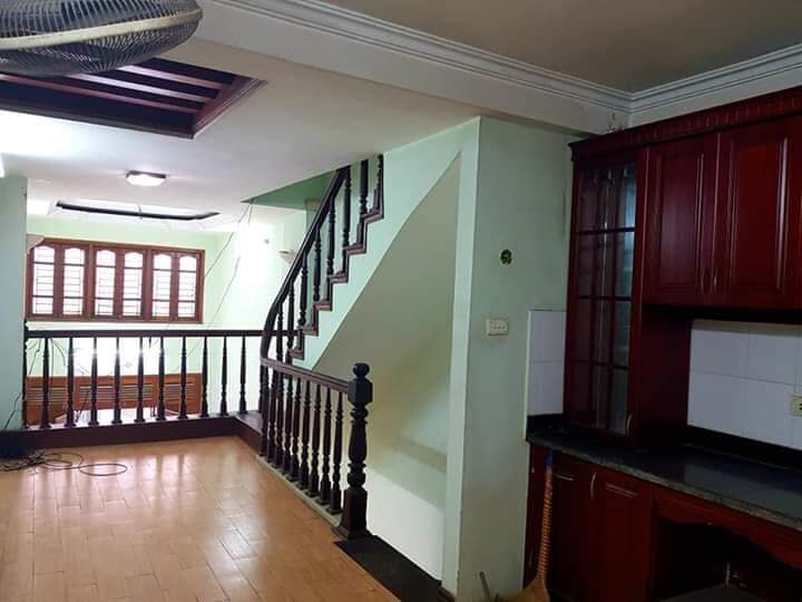 Cần bán nhanh toà nhà 150m2 văn phòng + apartment Tây Hồ, ngõ ô tô tránh nhau, dòng tiền 1,2 tỷ/năm