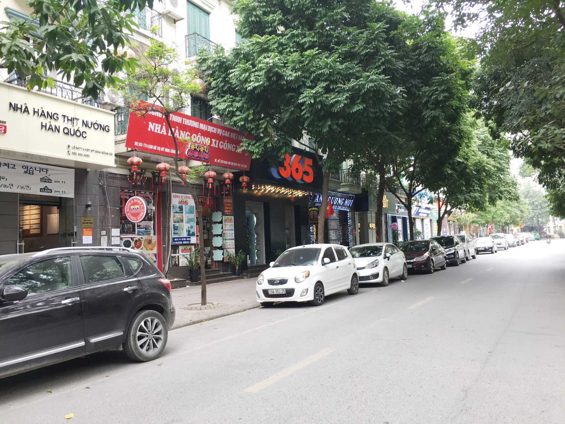 Bán nhà mặt phố Trung Hòa, Cầu Giấy 8 tầng có diện tích 191m2 giá 121 tỷ.