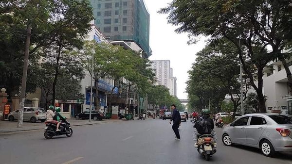 Bán gấp mặt phố Thái Hà 91m2 giá 44 tỷ kd đẳng cấp không có căn thứ 2. bán gấp trong tuần.