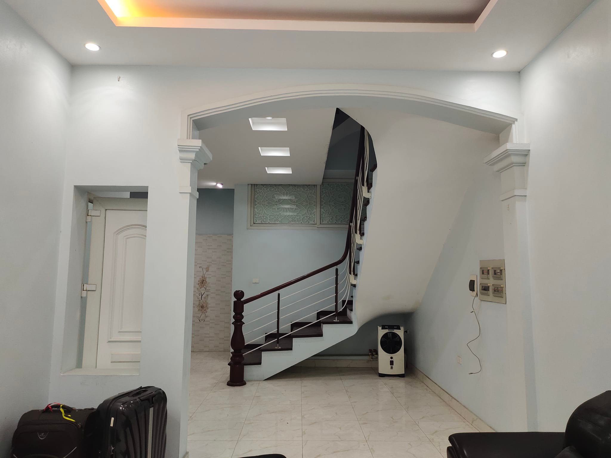 Bán nhà An Dương Vương Tây Hồ 100m 5 tầng mặt tiền 7.3m 19 tỷ ngõ ô tô kinh doanh gara cạnh Ciputra