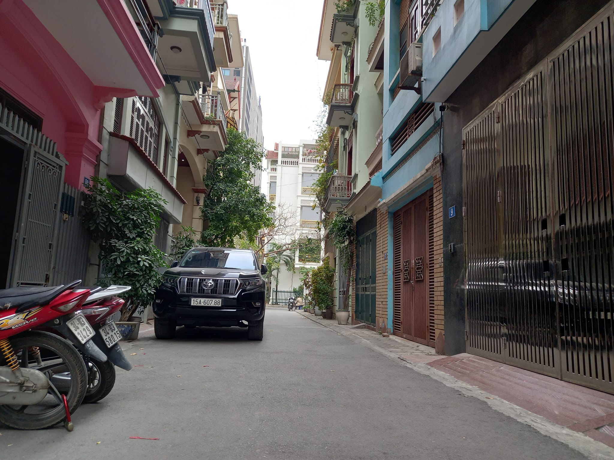 NHÀ PHÂN LÔ, Ô TÔ TRÁNH, PHỐ TRẦN QUỐC HOÀN, VỪA Ở VỪA KINH DOANH, 098.115.8.507