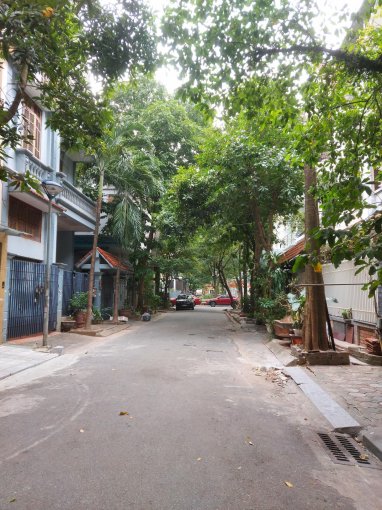 Bán gấp lô đất mặt ngõ Hoàng Quốc Việt 100m2 chỉ 13 tỷ - phân lô - ô tô tránh - cách phố 86m