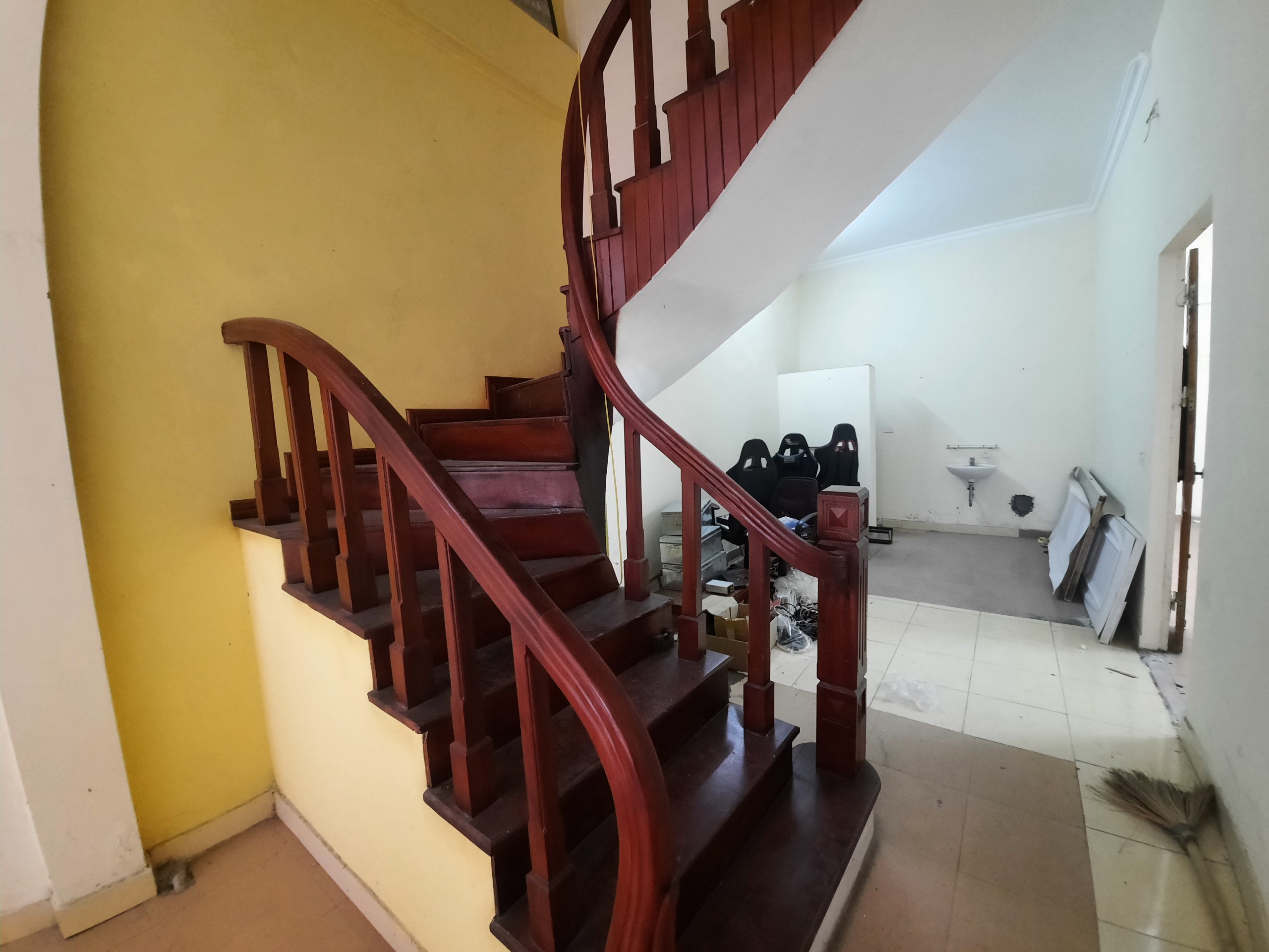 CẦN BÁN NHÀ KHU ĐỀN LỪ, HOÀNG MAI - PHÂN LÔ - Ô TÔ TRÁNH VỈA HÈ - GẦN HỒ - TRƯỜNG, CHỢ.