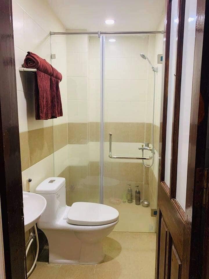 BÁN NHÀ MẶT PHỐ TRẦN QUỐC HOÀN, CẦU GIẤY. VỈA HÈ RỘNG, KD SẦM UẤT, 2 MẶT TIỀN GIÁ 20.5 TỶ.