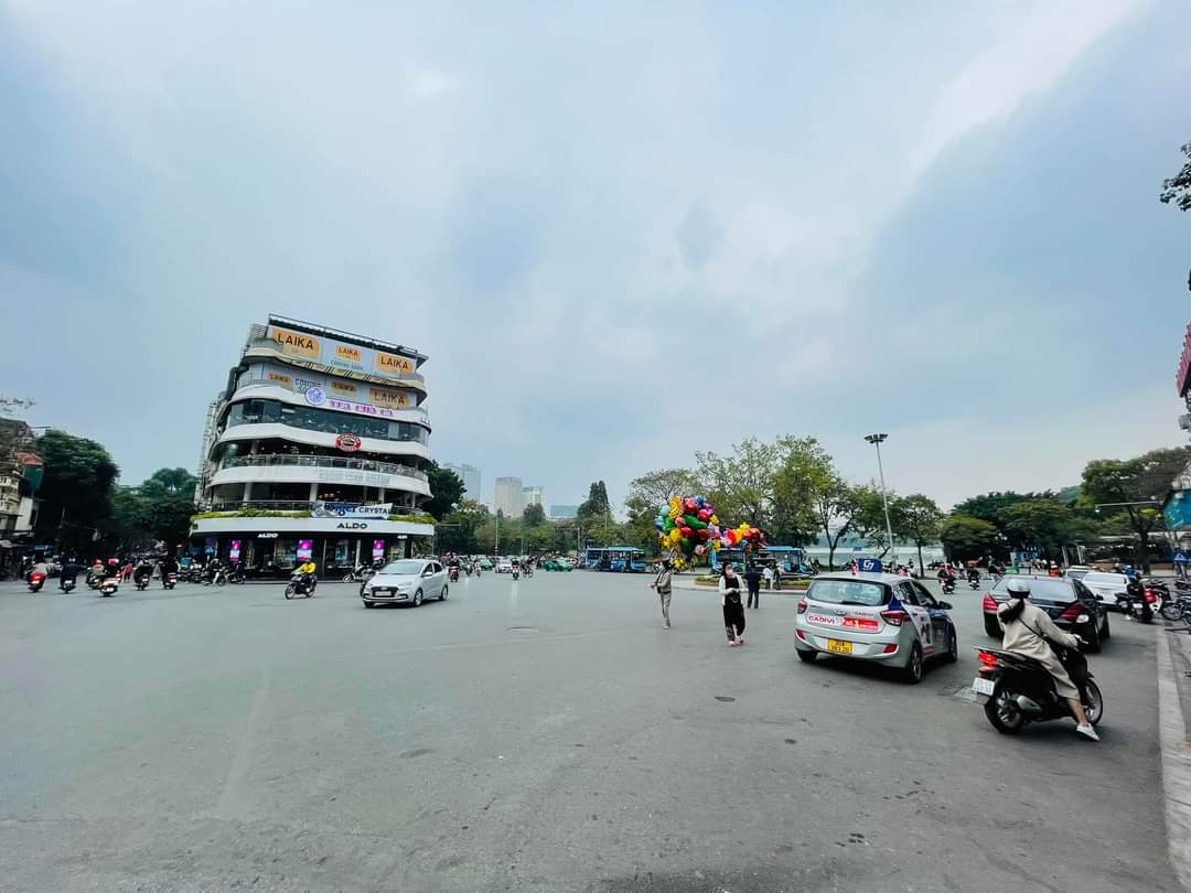 MẶT NGÕ TO NHƯ PHỐ-KINH DOANH-SÁT HỒ HOÀN KIÊM-HÀNG BAC-HOÀN KIẾM-DT 87m2-3T-MT 5m-Giá 61 tỷ.