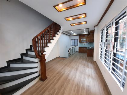 Bán căn nhà Vip VIỆT HƯNG LONG BIÊN 5 TẦNG 97M2. GIÁ 18 TỶ