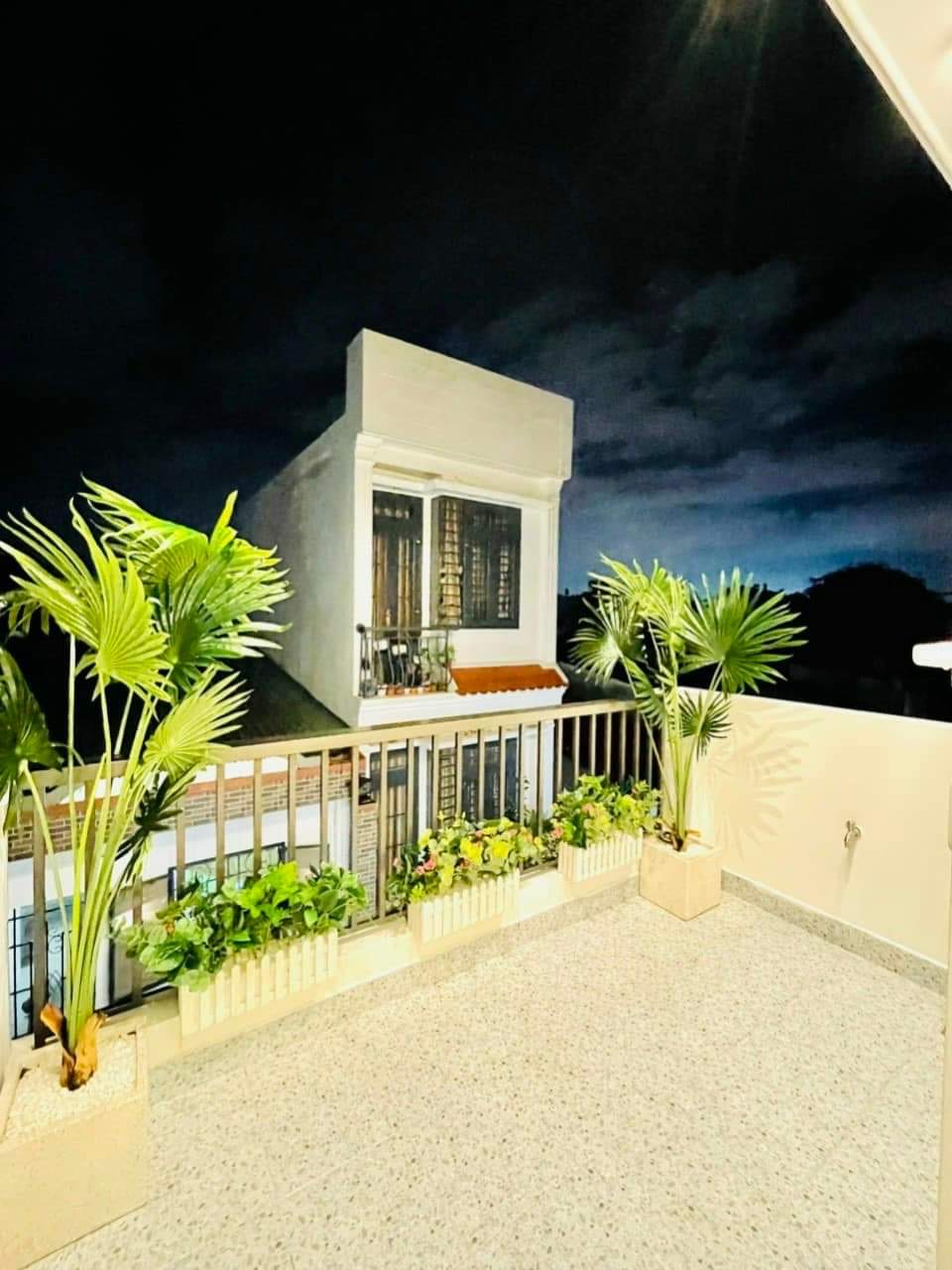 Bán gấp Biệt thự Láng Hạ, thông tin như sau: + Diện tích 71m2* 4T, MT 7,2m.