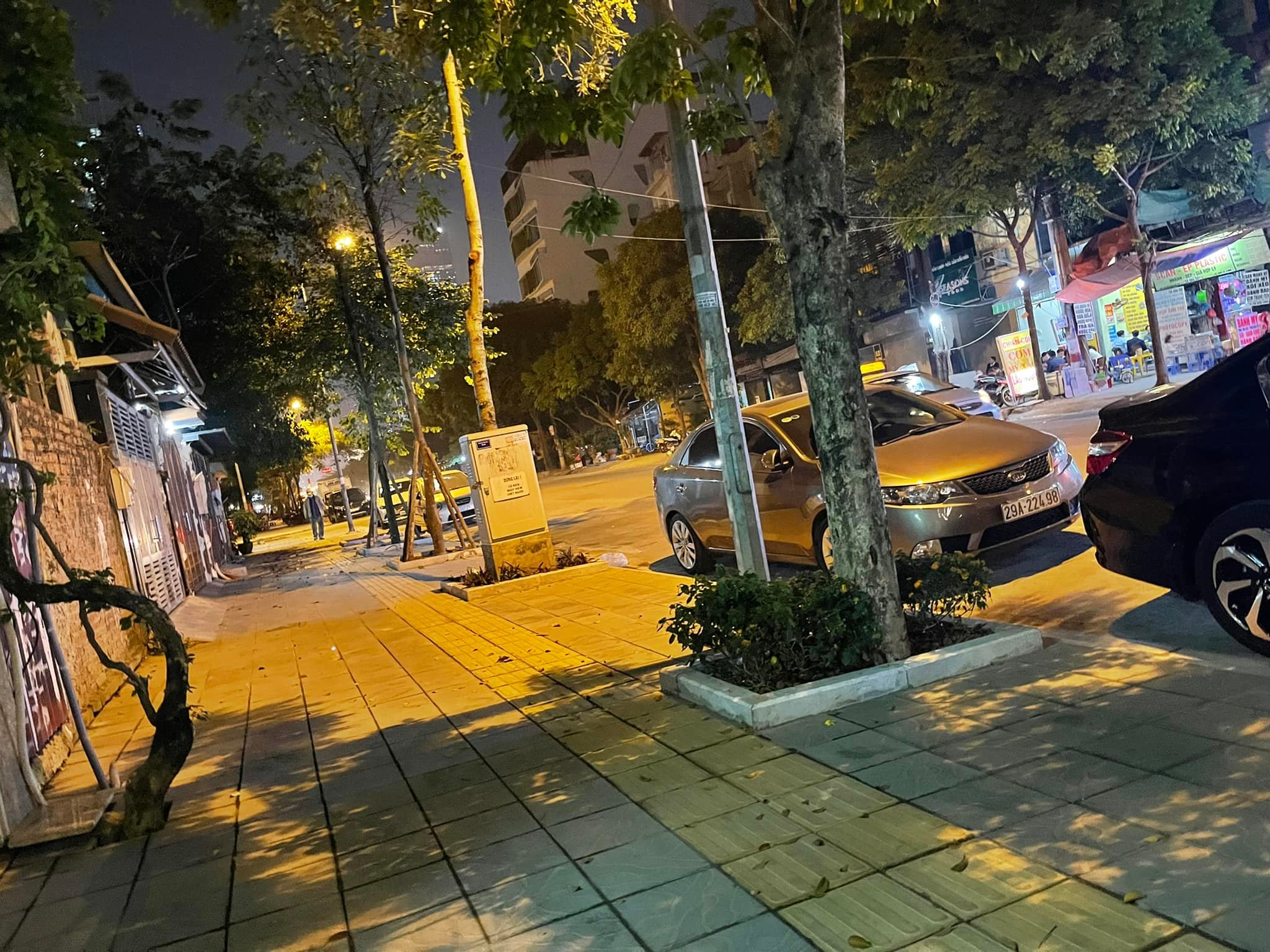 Bán gấp nhà 2MT đường 3/2, Q10. DT: 5.5x20m, 3 lầu gía bán 35 tỷ.