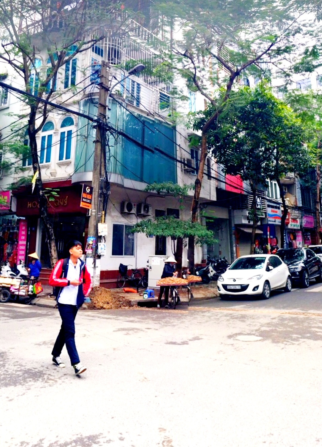 MẶT PHỐ NGHĨA TÂN, MẶT SAU NGÕ Ô TÔ, THANG MÁY, KINH DOANH, GIÁ HẤP DẪN, 098.115.8.507. + Vị trí đắc địa, mặt phố Nghĩa Tân, kinh doanh sầm uất. + Nhà xây 65m2, 7 tầng, MT 4m, thiết kế thang máy giữa, mỗi tầng chia 2 phòng. + Sổ đỏ chính chủ, LH(18,1): Mrs Dung 098.115.8.507.