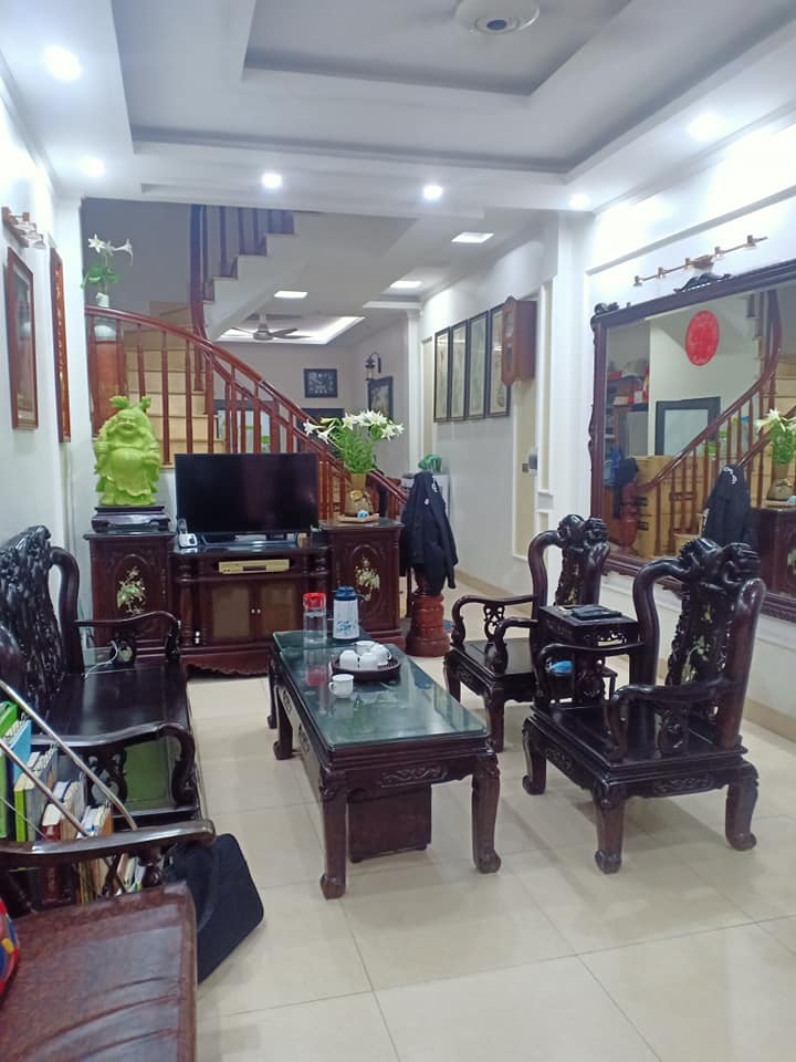 Bán nhà mặt phố Kinh doanh sầm uất. Nguyễn Công Trứ, Hai Bà Trưng, DT 94m2, MT 7.6m