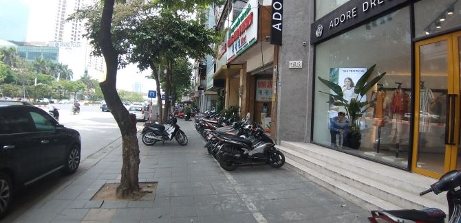 BÁN NHÀ MẶT PHỐ GẦN TRẦN DUY HƯNG, CẦU GIẤY. LÔ GÓC, MT 8M, VỈA HÈ, GIÁ 29 TỶ.