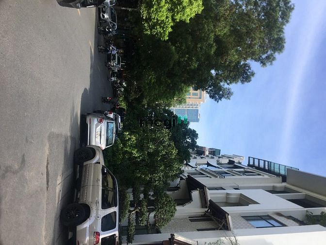 Bán biệt thự Mễ Trì Hạ, giá rẻ DT: 150m2, nhà xây thô 4 tầng, MT 8m