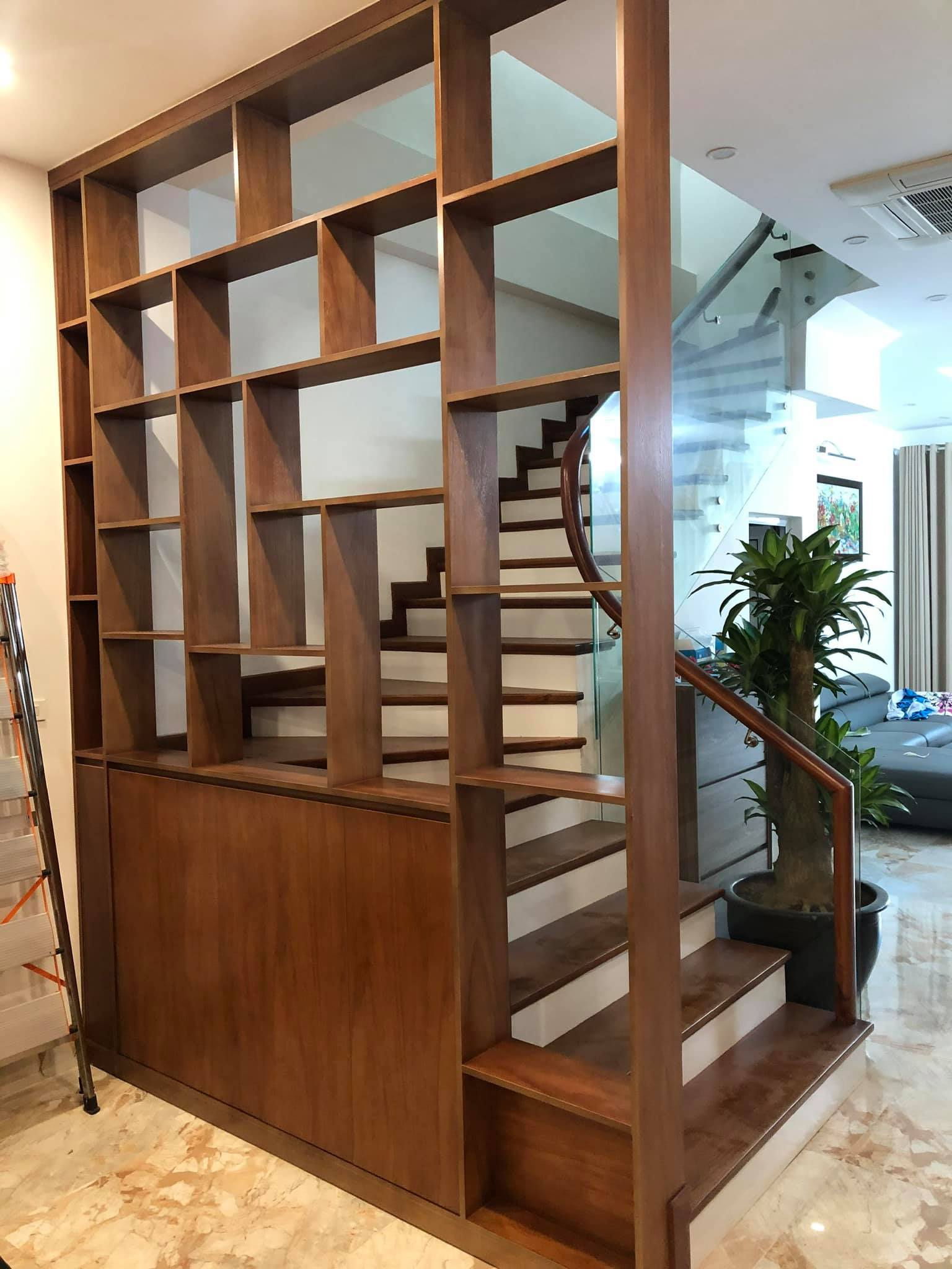 Cần bán nhà kinh doanh mặt Hồ Tây vỉa hè rộng 88m 4.5 tầng Mt 5m 25 tỷ Lh.