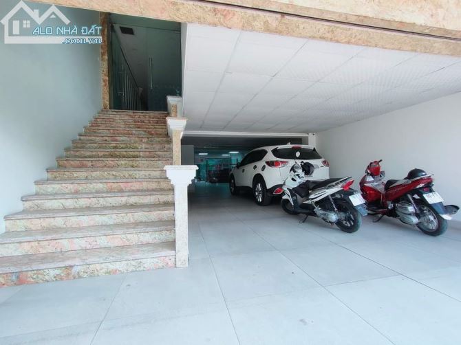 cần bán lại liền đất gia đình mặt tiền đường 297, Q9 giá sàn