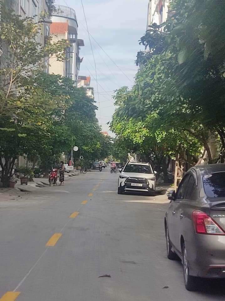 Bán nhà Chùa Bộc 65 m. 5 tầng, Giá 31 tỷ.