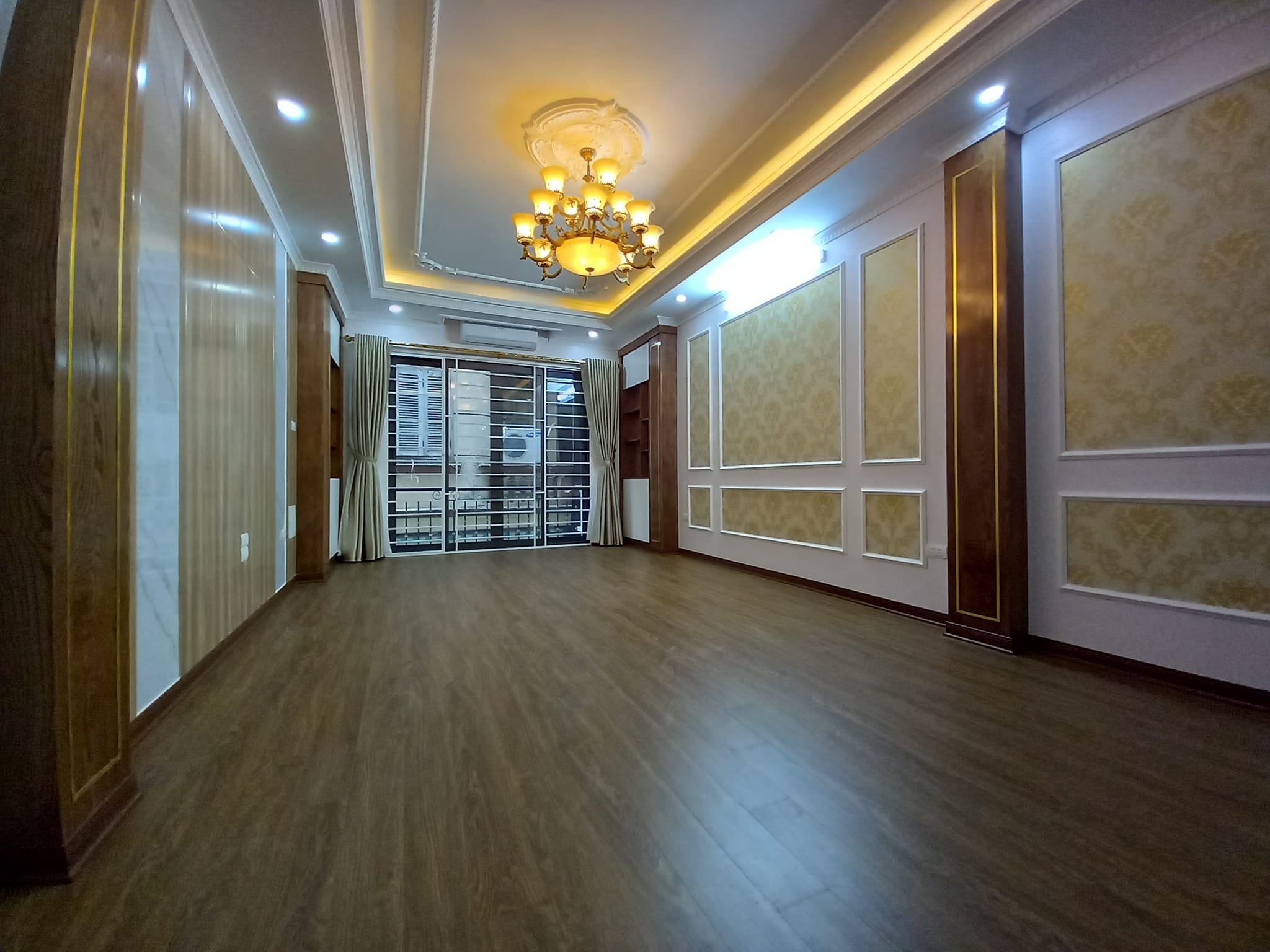 Bán nhà mặt phố Khương Trung , vị trí đẹp - KD đỉnh cao . giá cực hấp dẫn 10.5 tỷ