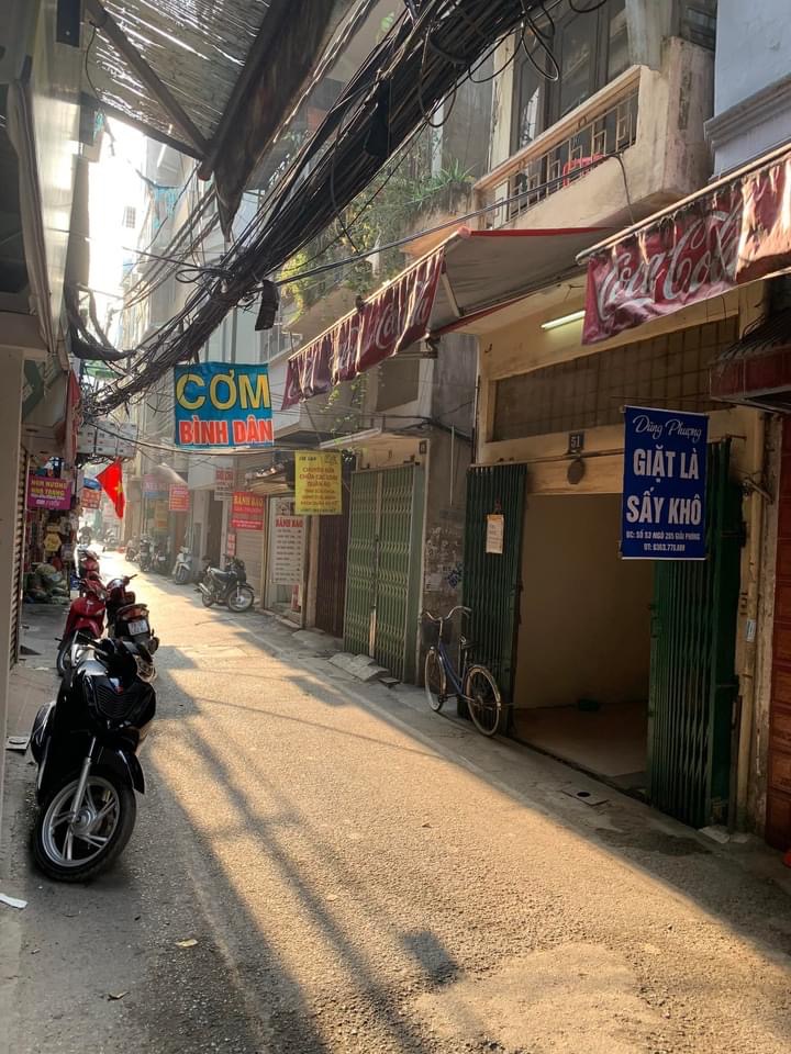 VỊ TRÍ ĐẸP ĐƯỜNG GIẢI PHÓNG - DIỆN TÍCH 93M x 4 TẦNG - MẶT TIỀN 4M KINH DOANH - Ô TÔ ĐỖ CỬA VÀO NHÀ