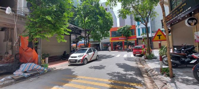 Bán Nhà Tây Hồ, Phân Lô, Ô Tô Tránh, Thông Ô Tô, 65m2, Mặt Tiền 6.5m, Chỉ Nhỉnh 12 Tỷ.