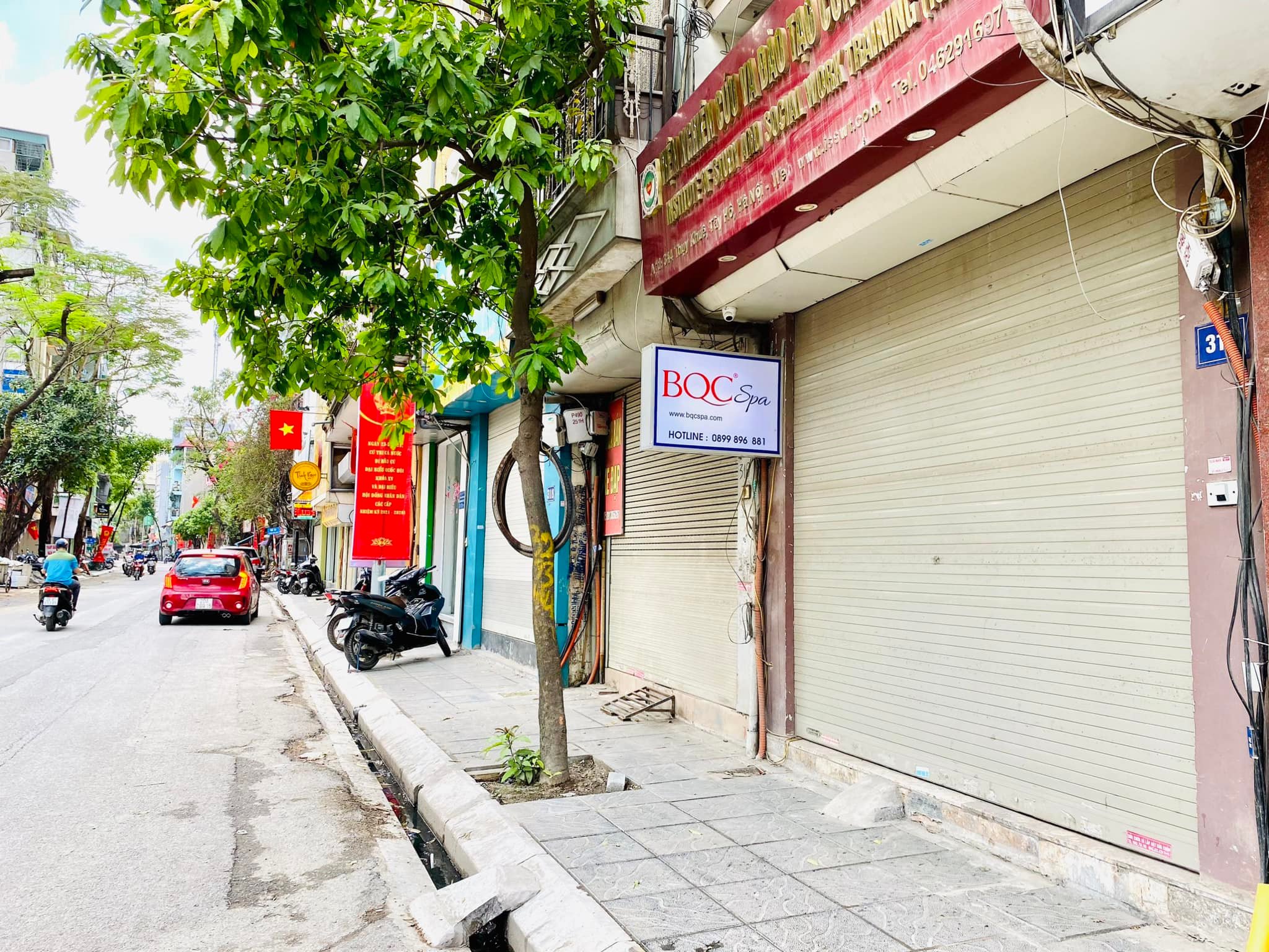 MẶT PHỐ KINH DOANH - VỈA HÈ RỘNG