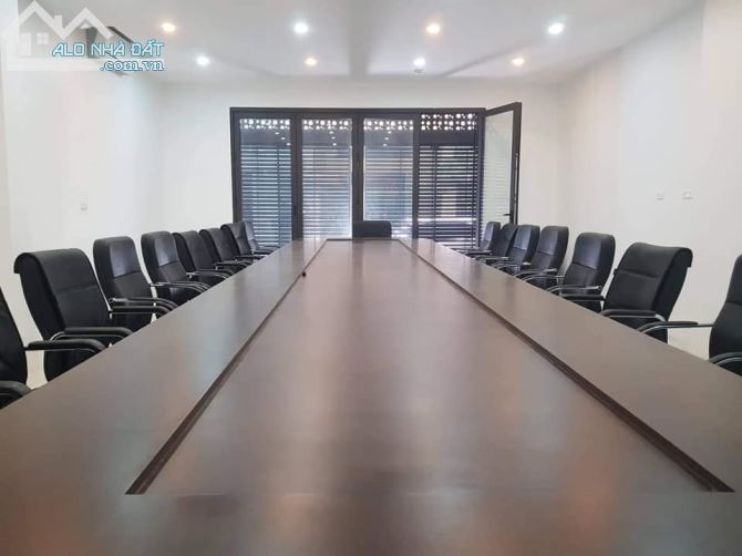 Nhà mặt phố, vị trí hiếm, kinh doanh, Trần Quốc Toản, Hoàn Kiếm, Dt295m x 5t, giá 145 tỷ.