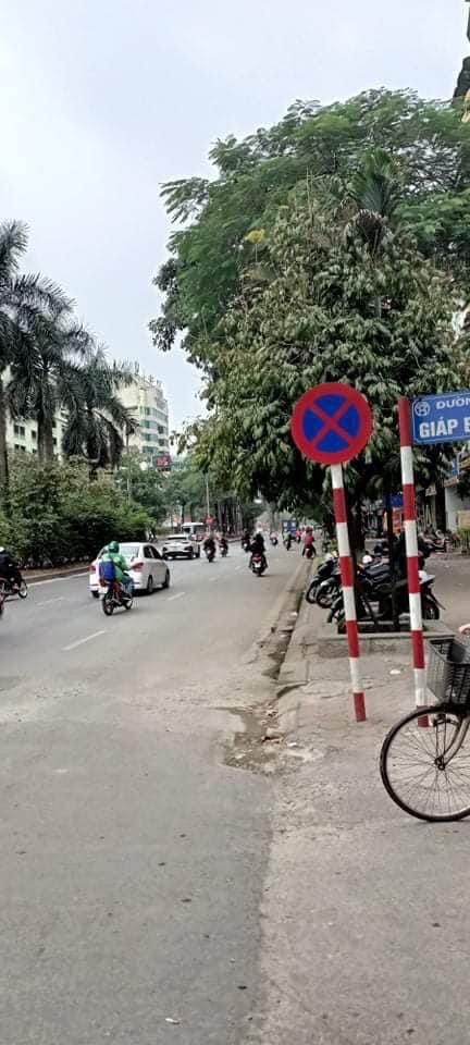 KINH DOANH VÔ ĐỐI - ĐÚNG TRUNG TÂM CHỢ - NHÀ MẶT PHỐ GIÁP BÁT - ĐƯỜNG Ô TÔ TRÁNH – DIỆN TÍCH RỘNG 55M x 4 TẦNG - MẶT TIỀN RỘNG 4,5M