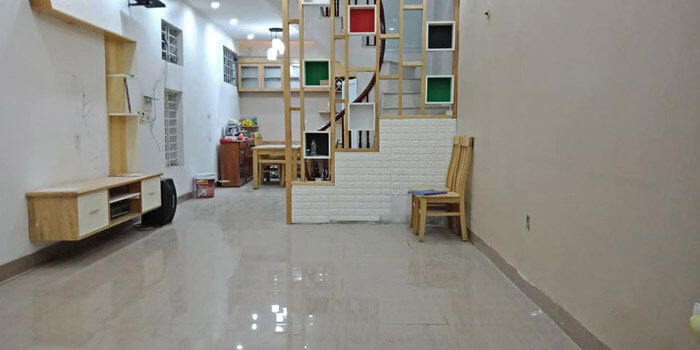 Nhà 70m2, 5t, phân lô, ô tô tránh có vỉa hè, kinh doanh sầm uất Hoàng Quốc Việt, 12 tỷ