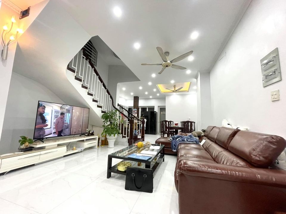 Bán BT Lưu Hữu Phước 109m2 x 4 tầng, mt 7.1m, 22.5 tỷ