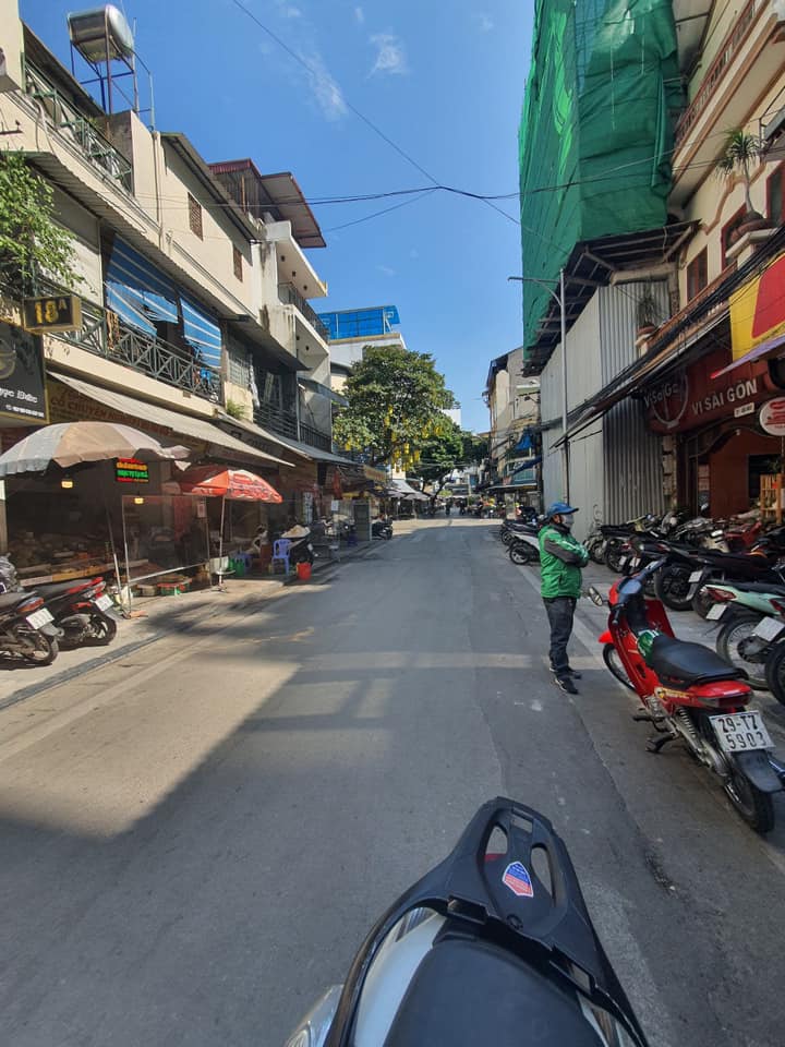 Bán nhà MP Gia Ngư, 81m2 x 2T, mt 4.2m, 80 tỷ