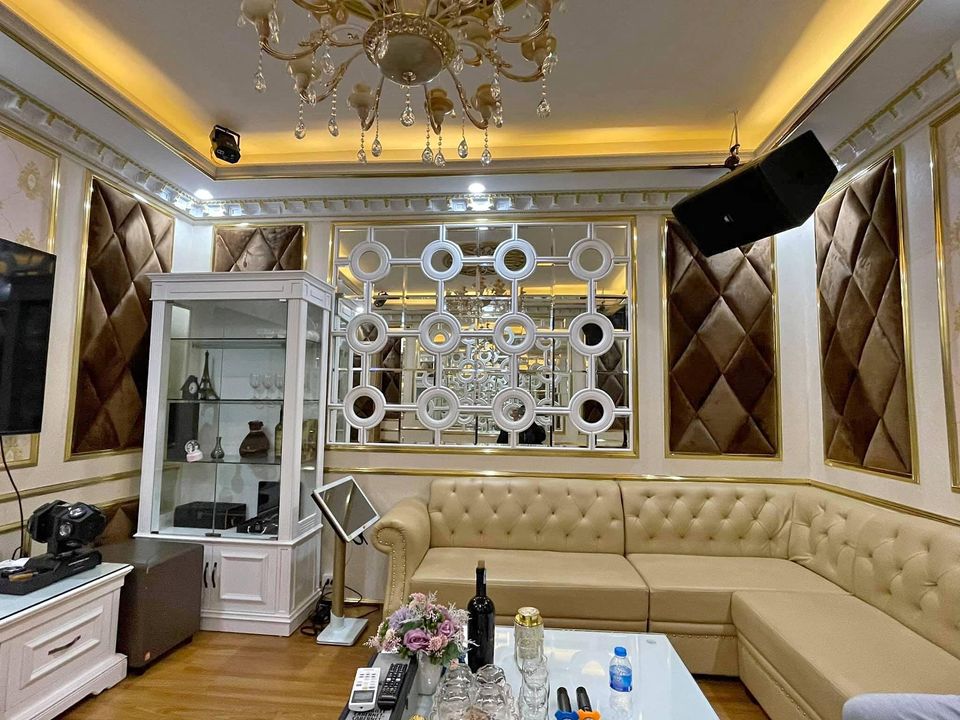 Tòa nhà văn phòng Building phố Nguyễn Chánh, 120m2*9T, MT7m, vỉa hè rộng, hầm Gara, 45 tỷ