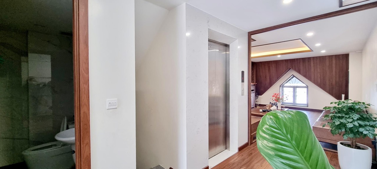 Bán nhà Trần Quang Diệu, Đống Đa, MT 6m, Thang máy, Nhà đẹp, Ô tô kinh doanh, 16 tỷ