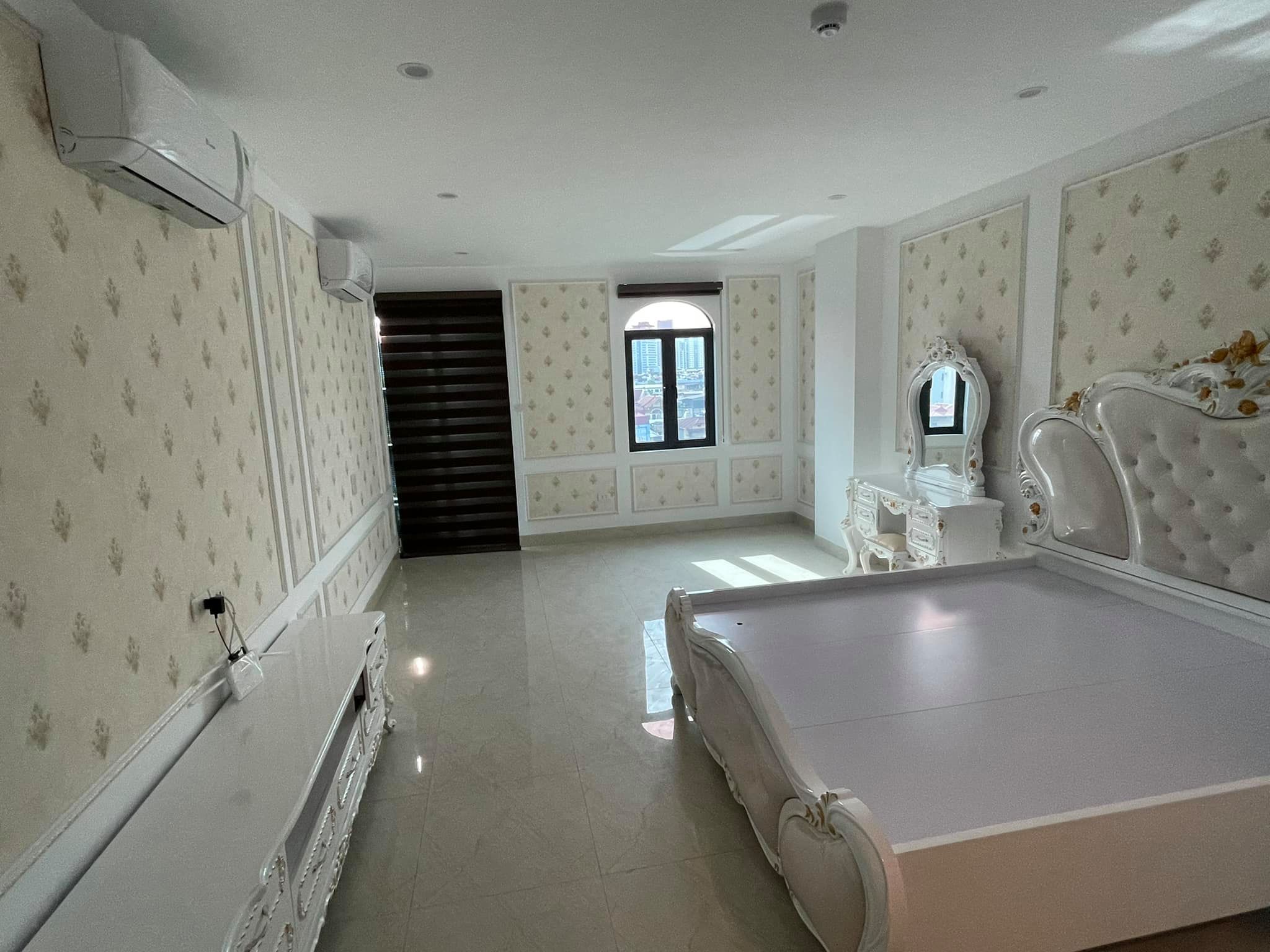 Cực hiếm! Siêu phẩm mặt đường Bưởi, 5T thông sàn kinh doanh 40/50m2 11 tỷ TL