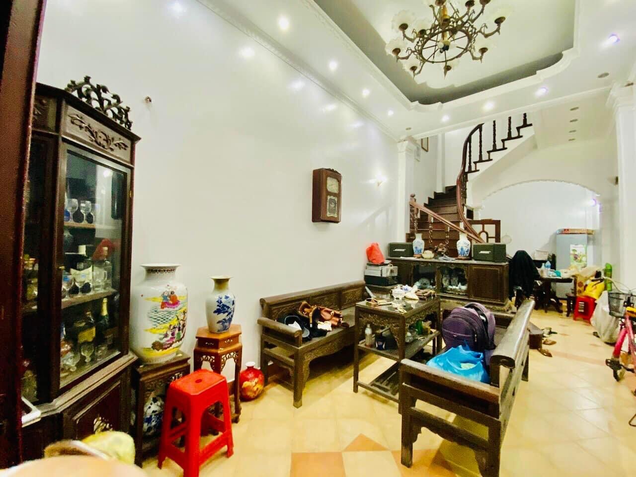 Mặt Phố Bích Câu, DT70m2, MT4.2m, Giá 26.5 Tỷ, Ô Tô Tránh, TT Quận, KD Sầm Uất